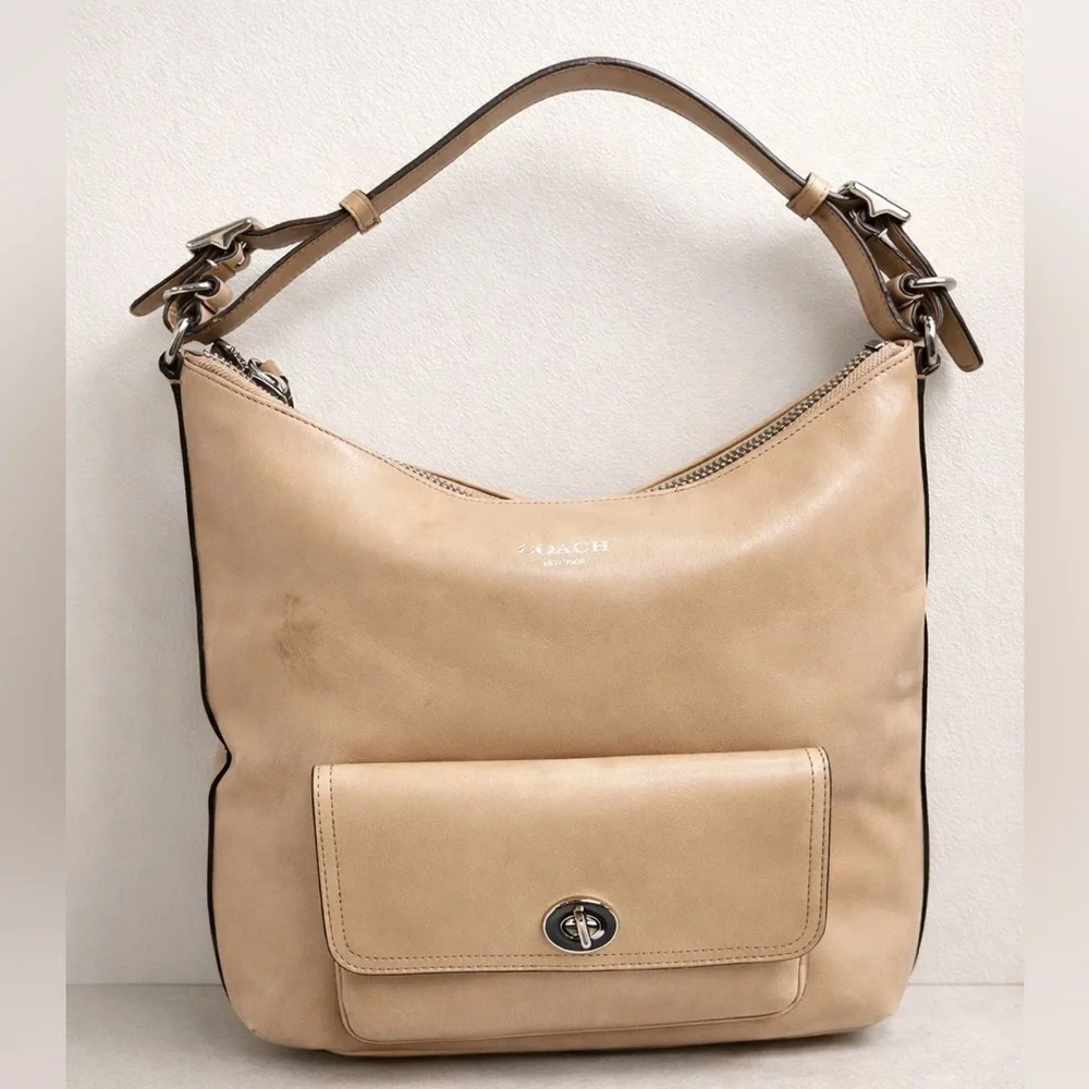 Coach Courtenay 22381 Camel Beige Leather Hobo Shoulder Bag Turnlock Pocket